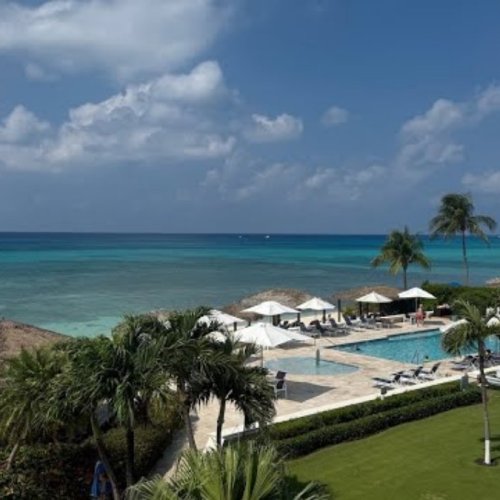 Grand Cayman: Seven Mile Beach Live Webcam - George Town, Cayman Islands