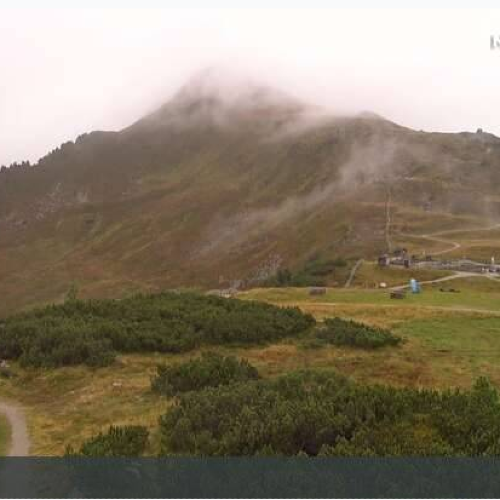 Live from Ahornbahn: Mayrhofen's Alpine Views at 2000m