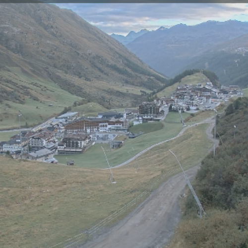 Obergurgl Gaisberg Live Webcam: Alpine Village Views at 2005m