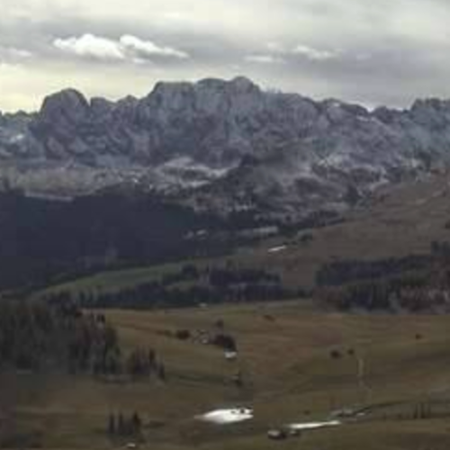 Mezdi Bergstation Webcam: Live Views of Seiser Alm in the Dolomites