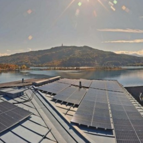 Wörthersee Live Webcam: Werzer's Hotel Resort & Pörtschach Views