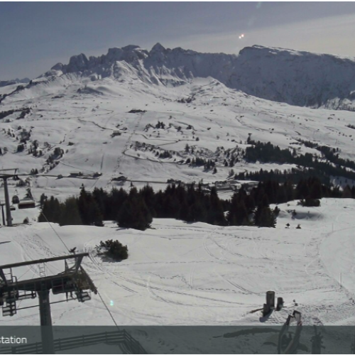 Puflatsch Bergstation Live Webcam: Seiser Alm, Dolomites, Italy