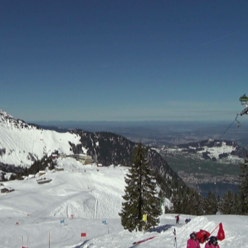Klewenalp-Stockhütte Live Webcam: Alpine Skiing & Lake Lucerne Views