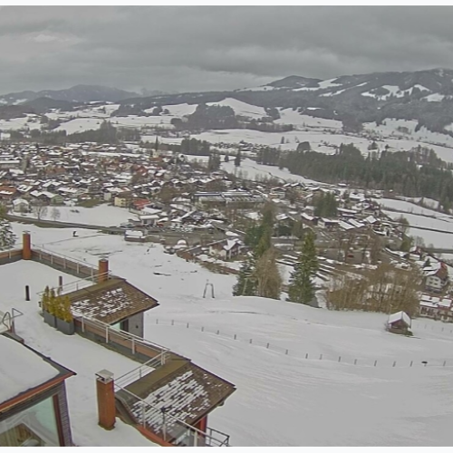 Fischen im Allgäu Live Webcam: Alpine Views & Village Charm