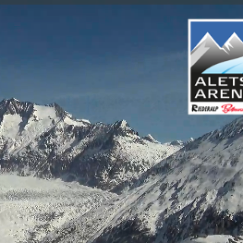 Moosfluh Bergstation, Aletsch Arena: A Swiss Alpine Paradise 🌄