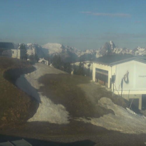 Saanerslochgrat Gstaad Live Webcam: Alpine Views & Ski Slopes