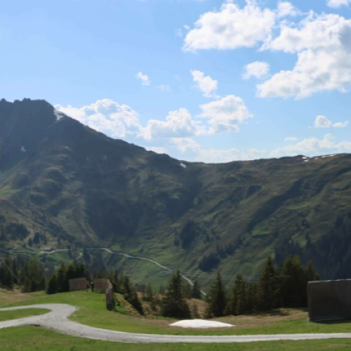 Bärenbadkogel Live Camera: Alpine Views in Kitzbühel