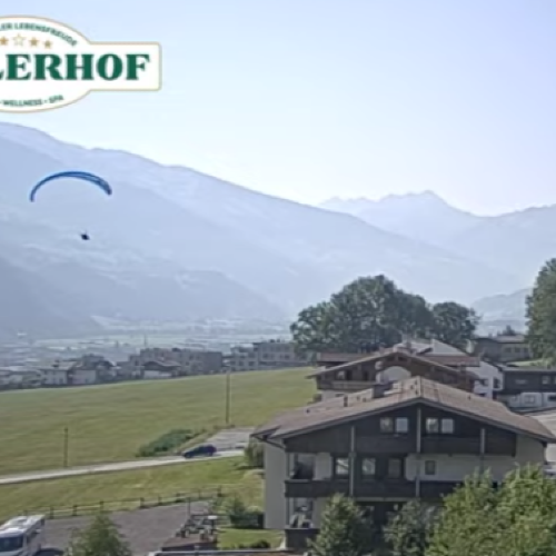 Zillertal Valley Live: Fügen, Tyrol, Austria Webcam