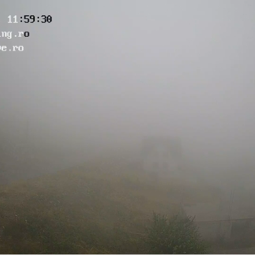 Rânca Mountain Live Camera: Fogs and Foothills of Gorj, Romania