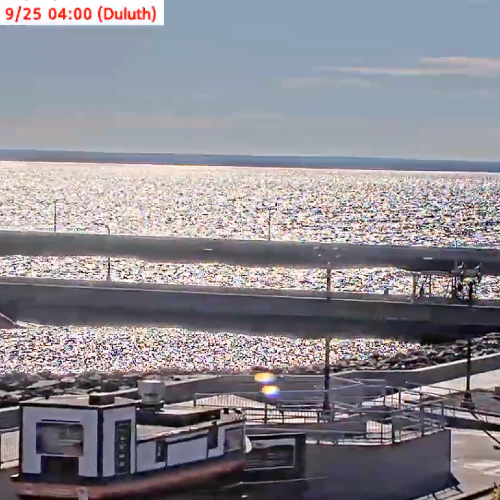 Duluth Ship Canal Park Live Cam: Lake Superior & Aerial Lift Bridge Views