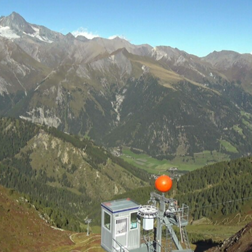 Adlerlounge Cimaross Live Webcam: Kals am Großglockner Alpine Views