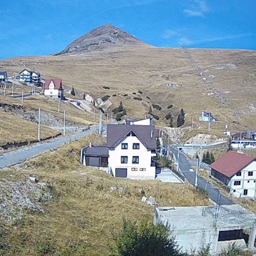 Rânca Mountain Live Camera: Fogs and Foothills of Gorj, Romania