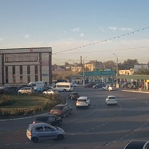 Astrakhan City Center Live Webcam: Roundabout & Dopolitsa View