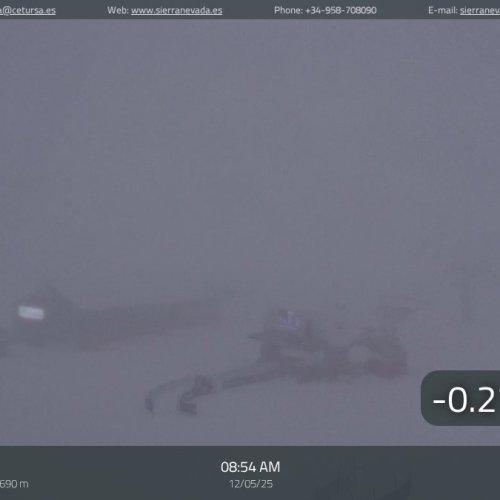 Sierra Nevada Live Webcam: Zona Borreguiles Ski Resort View