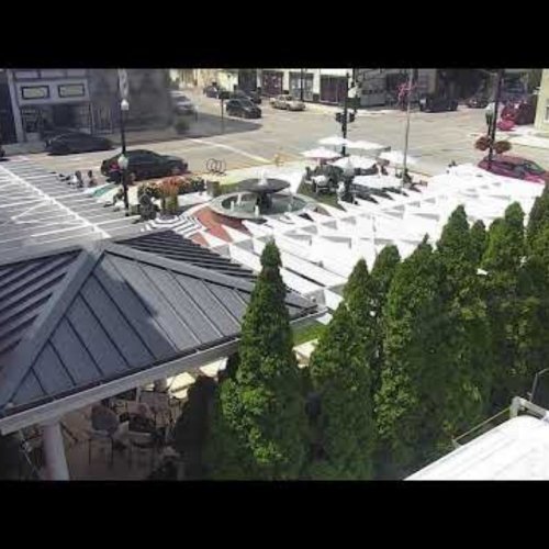 Marie Canine Plaza Live Cam – Downtown Crawfordsville, Indiana
