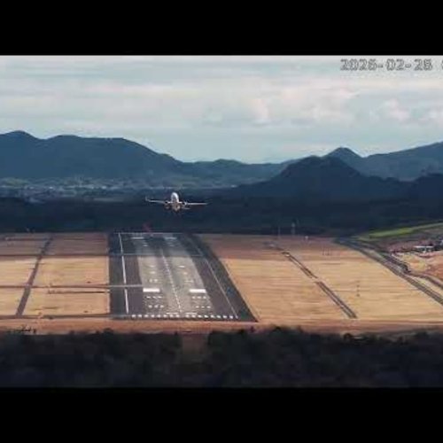 Takamatsu Airport Live Webcam: Japan Aviation & Mountain Views