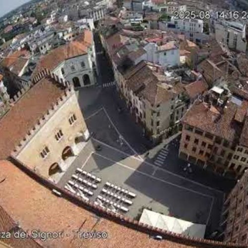Piazza dei Signori Live Webcam in Treviso, Italy
