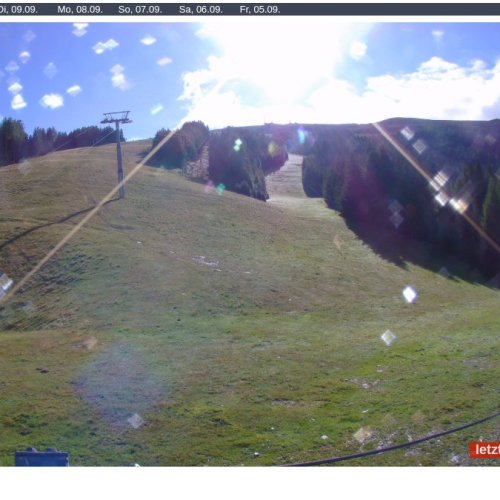 Goldeck Talstation Bärenbiss Live Cam: Alpine Views from 1480m in Austria