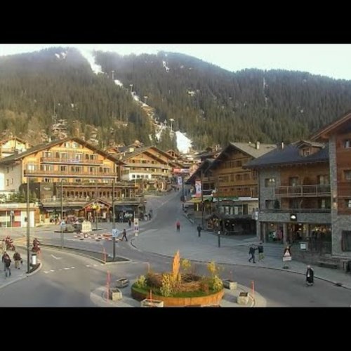 Verbier Place Centrale Live Webcam: Swiss Alps Village View