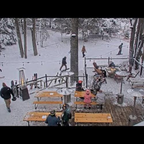 Arlo's Deck Live Webcam – Caberfae Peaks, Michigan