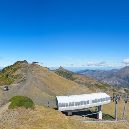 Luz Ardiden Summit Live Camera: Panoramic Pyrenees View