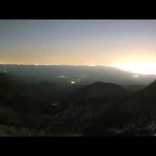 Live View from Mt. Akagi: A Breathtaking Panorama of Maebashi 🏔️