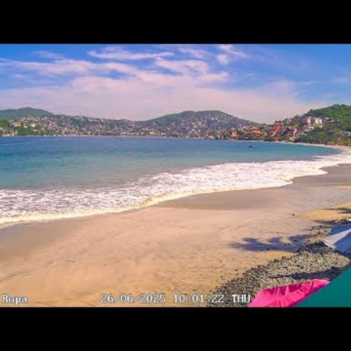 Playa La Ropa Beach Live Webcam, Zihuatanejo, Mexico