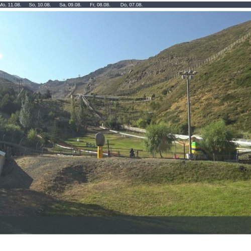 Sierra Nevada Mirlo Blanco Live Webcam: Pradollano Mountain Views