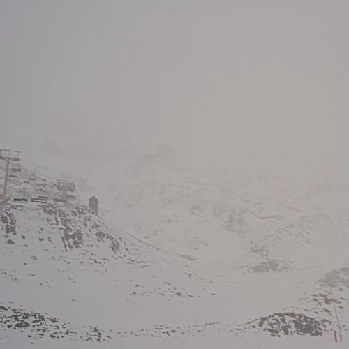 Luz Ardiden Ski Slopes Live: Bederet 1750m Mountain View