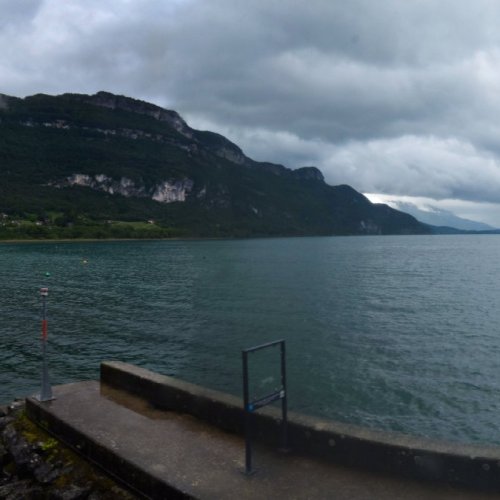 Lac Chatillon Webcam - Live Views from Aix-les-Bains, France