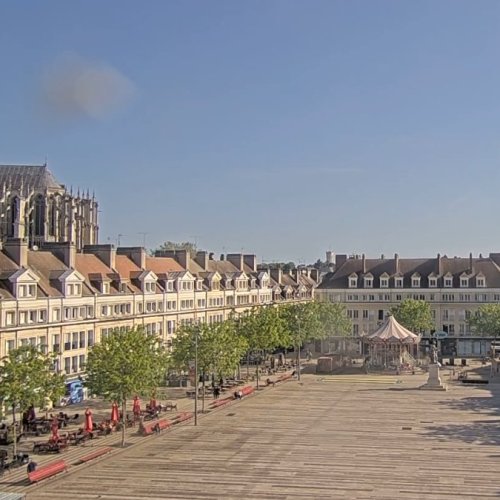 Beauvais Place Jeanne Hachette Live View
