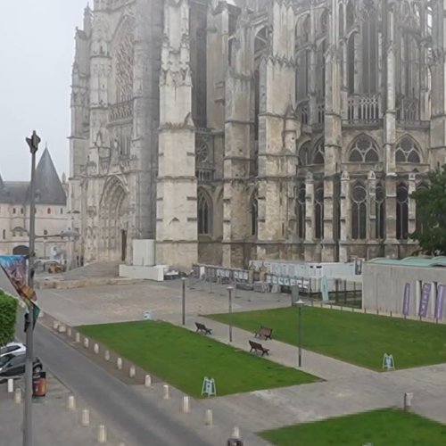 Beauvais Cathedral Saint-Pierre Live Cam: Historic City Views