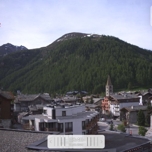 Val d'Isère Village Live Webcam: Alpine Views in the French Alps