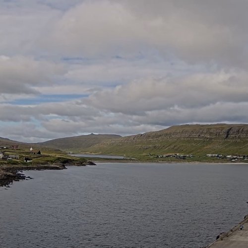 Sandur Harbour Live Cam: Faroe Islands Coastal View