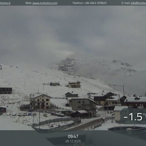 Livigno Mottolino Yepi Live Webcam: Alpine Ski Resort Views
