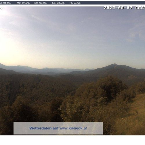 Enzianhütte Kieneck Live Webcam: Alpine Views from Muggendorf