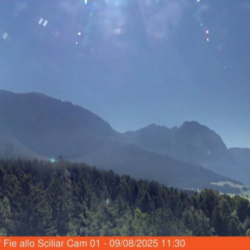 Völs am Schlern Live Webcam: Dolomites Mountain Views