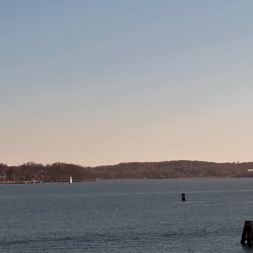 Friedrichsort Sea: A Live View of Kiel Fjord 🌊