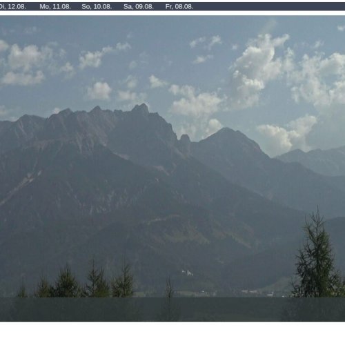 Saalfelden am Steinernen Meer Live Webcam: Alpine Views & Summer Toboggan Fun