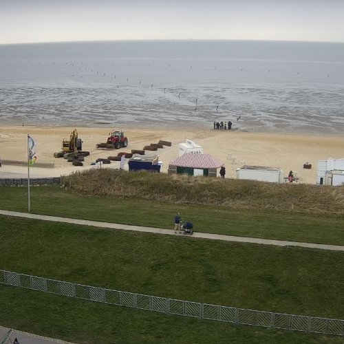 Live View of Cuxhaven Beach 🏖️
