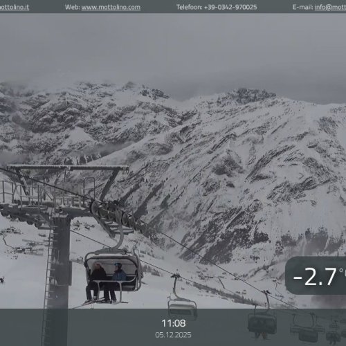 Livigno Snowpark Live Cam: Skiing & Mountain Views