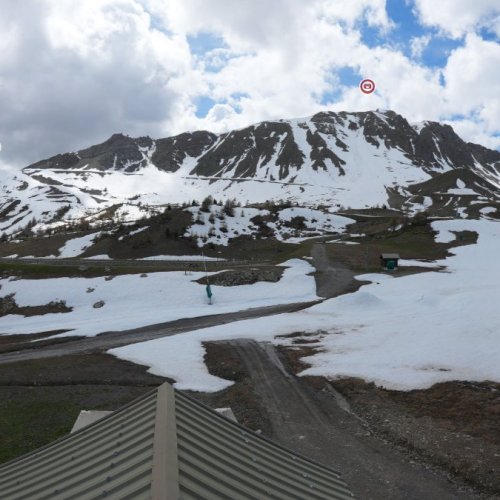 Live from Vars Chabrières: A Breathtaking Alpine View 🏔️