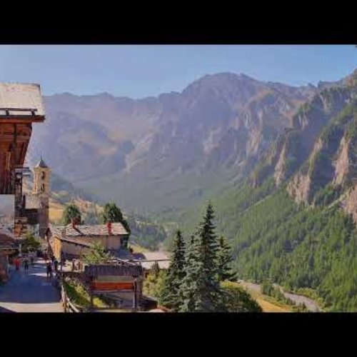 Saint-Véran Village: Live French Alps Mountain Webcam