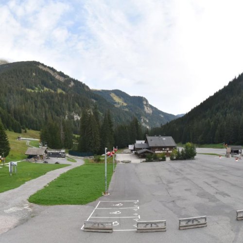 Châtel Pierre Longue Live Webcam: Alpine Valley View