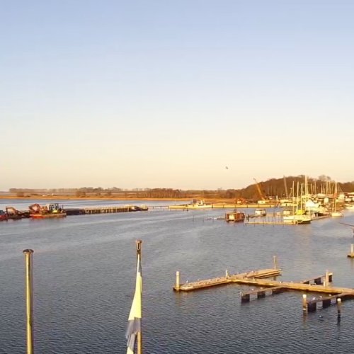 Live View of Barth Marina 🏞️