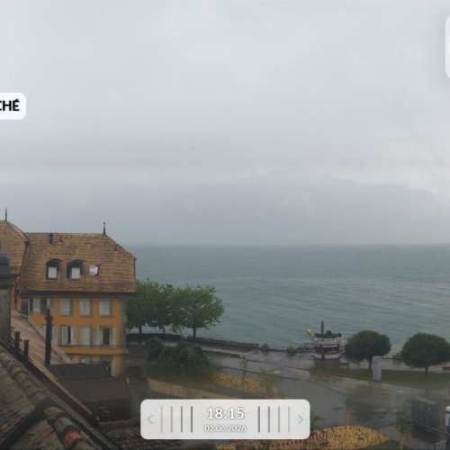 Discover Vevey's Charm: Live View of Place du Marché 🌟