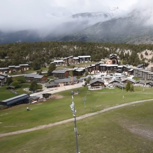 La Norma Fontaine aux Oiseaux: A Serene Mountain Retreat 🌄