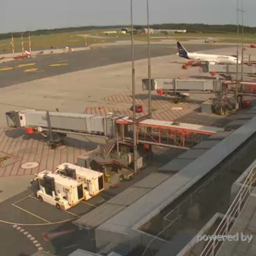 Hamburg Airport Live Webcam: Apron and Aircraft Views