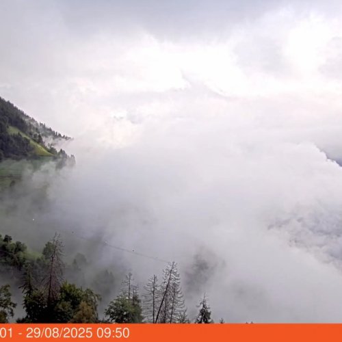 Mut, Meran 2000, 1264m - Live Mountain Webcam in Tirolo, Italy