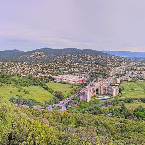 Mandelieu San Peyre: A Scenic View of La Napoule